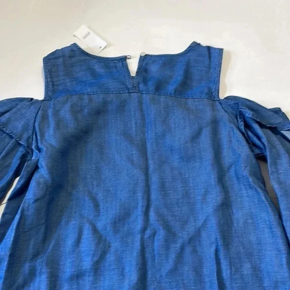 Loft cut out shoulder denim top medium NWT - Picture 5 of 5